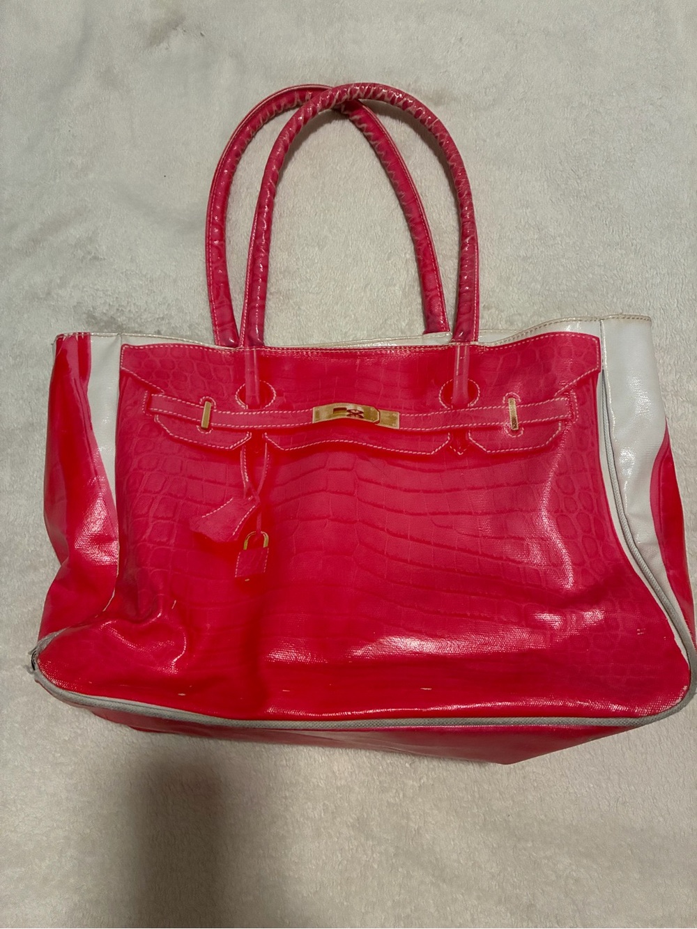 Women's Red Croc-Texture Tote Bag with White Accents